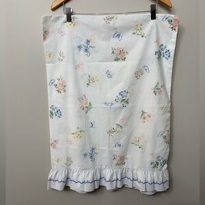 Vtg Pair Cannon Monticello Pillowcases Floral Ruffles Cotton Blend Embroidery